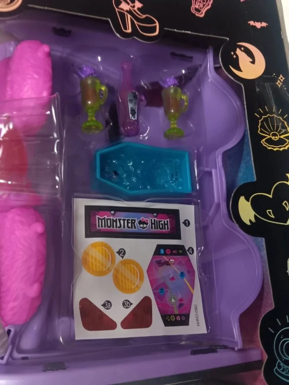 Monster High 2022 Ghoul Mobile Accessories Included - NIB (box has mild wear)